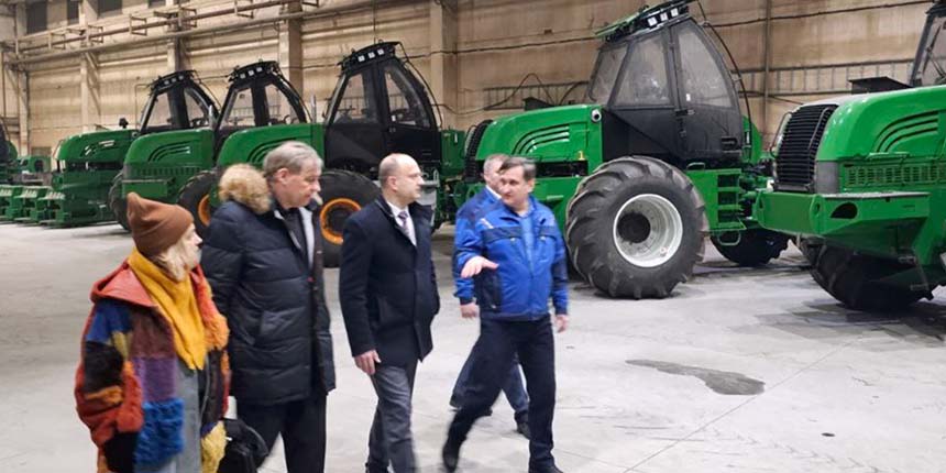 Министр экономики Республики Беларусь посетил предприятия холдинга «АМКОДОР»