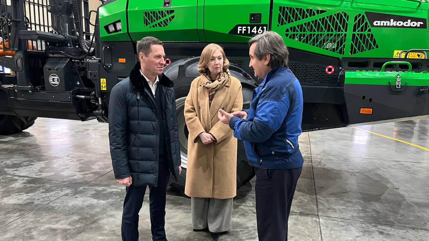 Делегация Республики Карелия посетила ООО «АМКОДОР-ЛЕСМАШ» — управляющая компания холдинга»