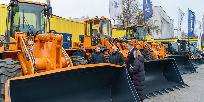 Делегация Ставропольского края посетила ОАО «АМКОДОР» — управляющая компания холдинга»